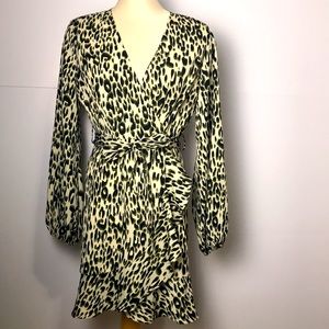 💐3/$20💐 Lost In Lunar Callie Wrap Dress Size XL